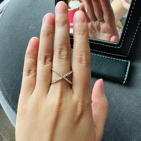 BRAND NEW Cross Stripes Diamond Ring, size 6-8 - Picture 6 of 6